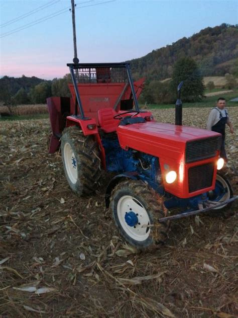 Traktor Univerzal 550