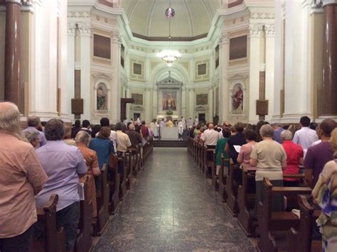 G1 Missa de Natal reúne centenas de pessoas na Catedral de Porto