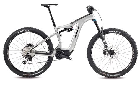 Nouveauté BH AtomX Carbon 2022 la robe change l esprit reste