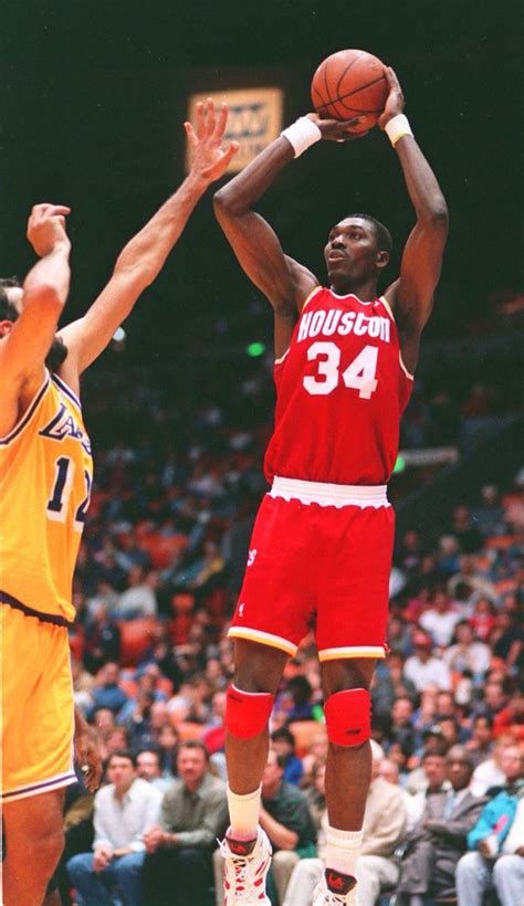 213 best Hakeem "The Dream" Olajuwon images on Pinterest | Hakeem ...