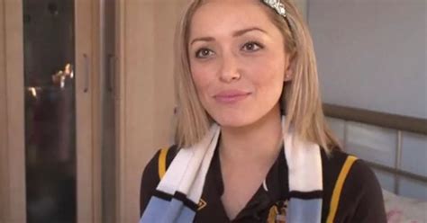 Natalie Pike Bikini Team Talk Chance Missed By Hyde FC Manchester Evening News