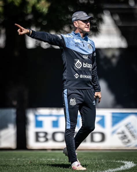 Veja Fotos Do Primeiro Treino De Paulo Turra No Santos Gazeta Esportiva