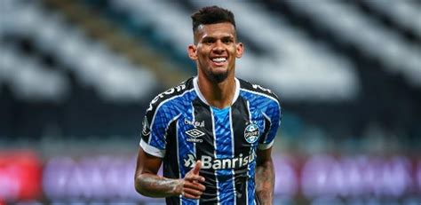 Grêmio abriu tratativas para renovar o zagueiro Rodrigues diz