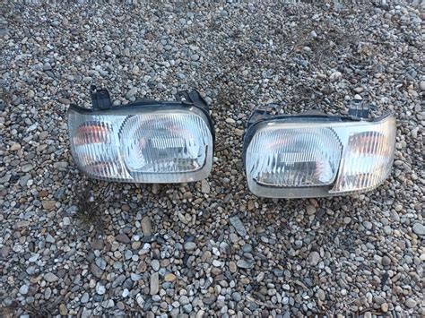 ляв и десен фар за форд маверик 01 - 04 FORD MAVERICK Фарове, Стопове ...
