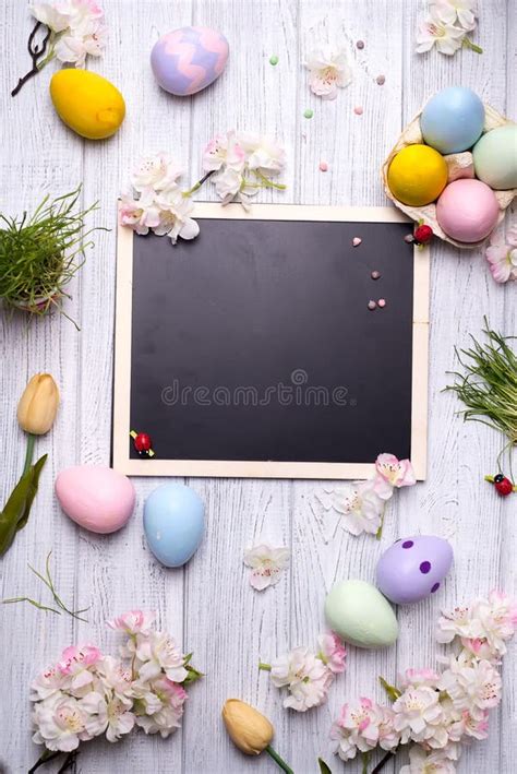 Ostern Tabelle Mit Eiern Stockfoto Bild Von Nahaufnahme 87880504