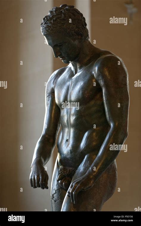 Apoxyomenos Louvre Hi Res Stock Photography And Images Alamy