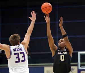 Amani Lyles leads Akron men's basketball to big offensive night in win