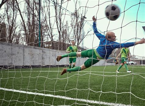 Doppia Frattura Di Mandibola Per Il Portiere Del Gubbio Calcio Dr