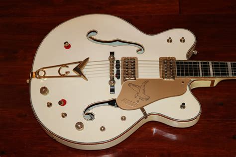 1962 Gretsch White Falcon Double Cutaway Garys Classic Guitars