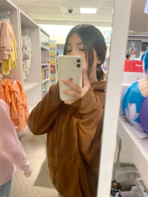 Pin On Latina Bored In 2024 Squad Pictures Cute Poses For Pictures Pretty Latinas