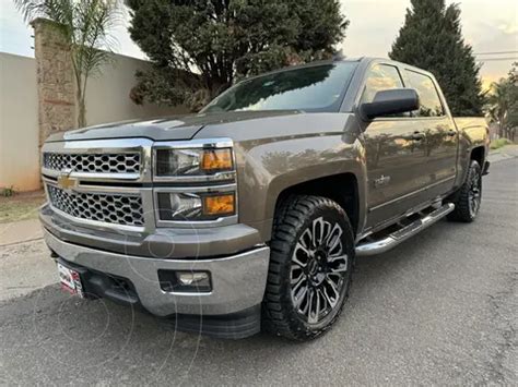 Chevrolet Cheyenne 2500 4x4 Doble Cab LT Z71 Usado 2015 Color Marron