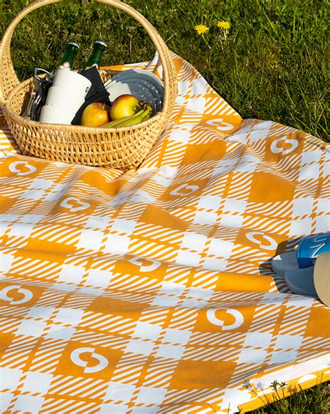 Create Picnic Blankets From Scratch | Sunday