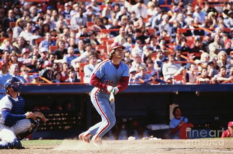 Pete Rose Batting Photograph By Bettmann Fine Art America