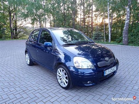 Toyota Yaris 2005 1 3 klima webasto nowe opony Nowy Żmigród