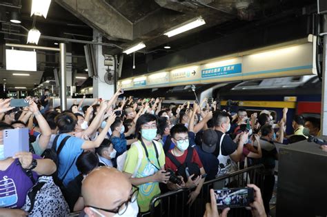 東鐵線12卡列車榮休 曾服務市民幾十年