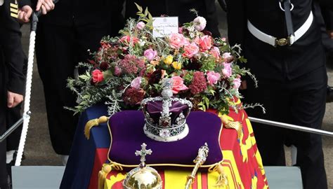 Funerali Regina Elisabetta II Re Carlo Le Dedica L Ultimo Saluto Il