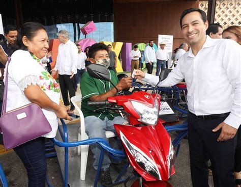 Mauricio Vila Entrega Motos Adaptadas Y Un Donativo De Millones