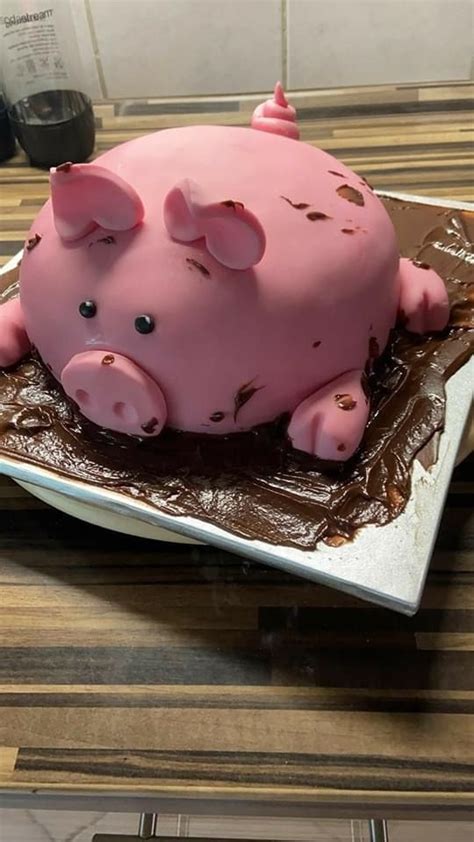 Adorable Pig Birthday Cake