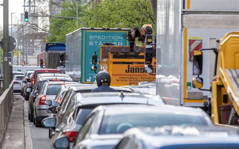 Duisburg Hafen Chef Markus Bangen fordert Ertüchtigung des Rheins