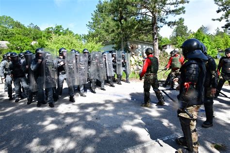 Pamje nga stërvitja e përbashkët ndërmjet Policisë së Kosovës EULEX it