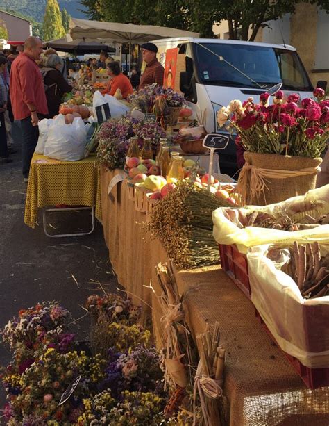 Montbrun les Bains La fête des plantes et de la nature cest le