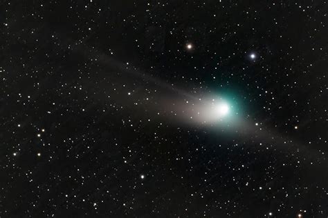 Look Up Rare Comet Visible To The Naked Eye If The Clouds Part Sooke News Mirror