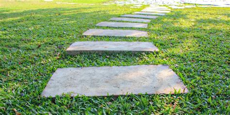 How to Lay Stepping Stone Pavers - DIY Tips - Stone Depot®