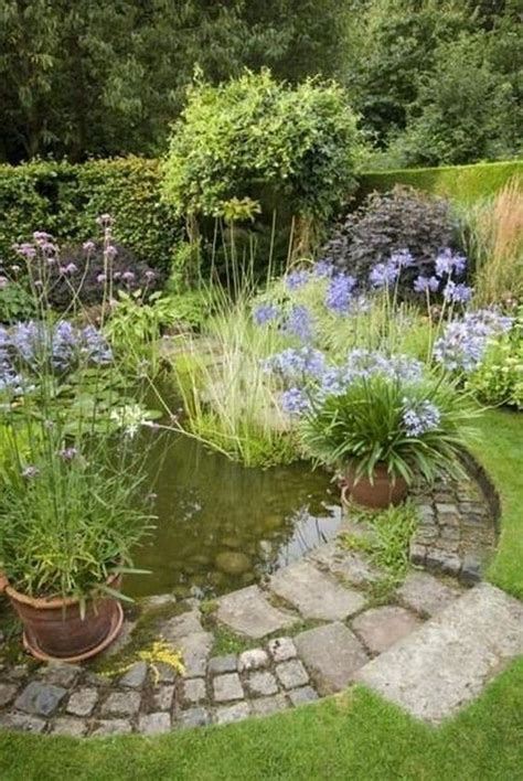 28 idées pour créer une mare naturelle dans le jardin