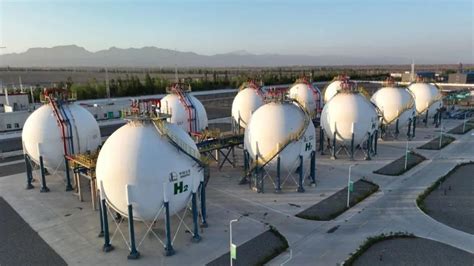 Chinas First 10 000 Ton Green Hydrogen Refinery Project Starts