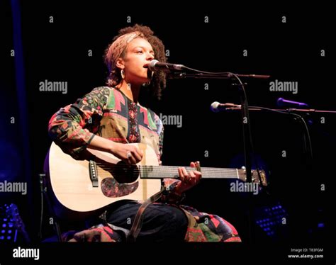 10 Hot Sexy Kizzy Crawford Bikini Pics