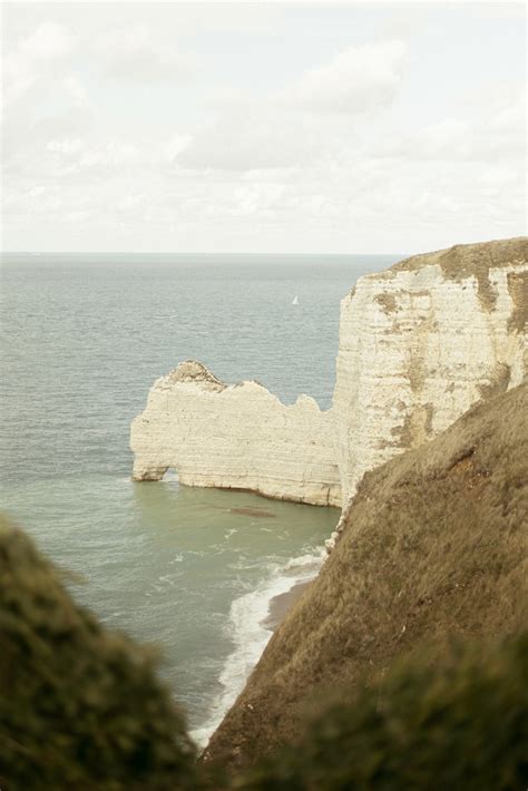 The Normandy Travel Guide: Honfleur, Etretat, Deauville and Trouville