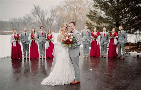 Wisconsin Winter Wedding | Harvest Moon Pond | Winter Wedding Venue in WI