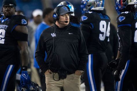 Texas A&M set to hire Kentucky’s Mark Stoops as head coach, reports say ...