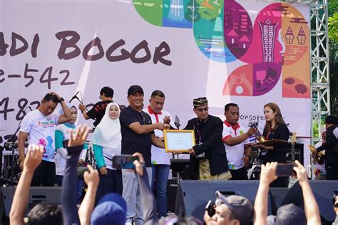 Pemdakab Bogor Tebar Penghargaan Tegar Beriman Award Di Gebyar Hjb Ke