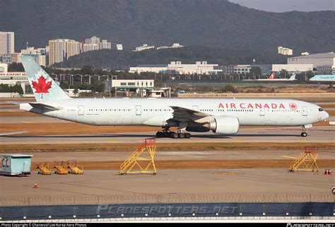 C FNNU Air Canada Boeing 777 333ER Photo By Chanwool Lee Korea Aero