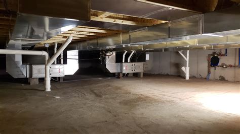 CrawlSpace Porn A Full And Came With A Big Padded Roller Cart