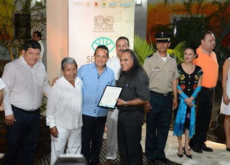 Luistorresune Acompa A A Carlosjoaquin En La Clausura De La Semana