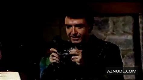 LA BASURA ESTA EN EL ATICO NUDE SCENES AZNude