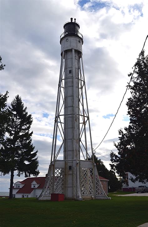 Discover the Sturgeon Bay Ship Canal Lighthouse