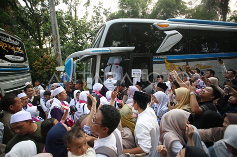 Pelepasan Jamaah Calon Haji Tangerang Selatan ANTARA Foto