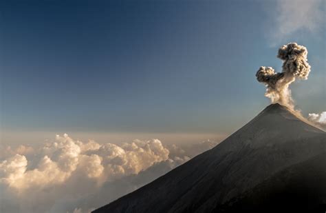 Volcan de Fuego | Smithsonian Photo Contest | Smithsonian Magazine