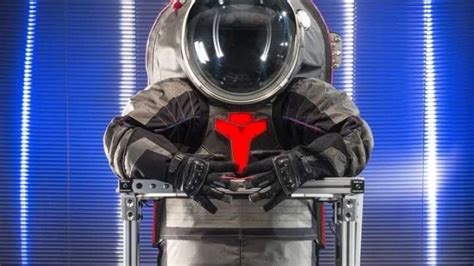 Nasa Works On New And Improved Spacesuits For Future Moon And Mars