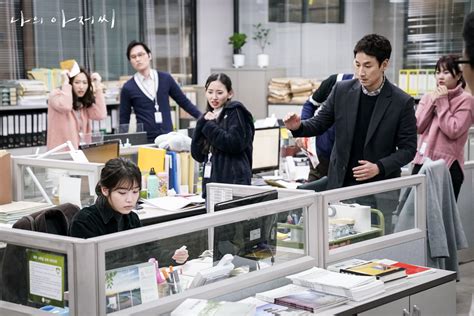 Chị Đẹp và Ông Chú hot vì khai thác mặt tối chốn công sở với phụ nữ