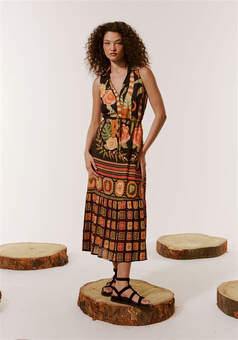 Vestido Midi Amarra O Estampado Pequi Cacay Carioca Brasileira E Latina