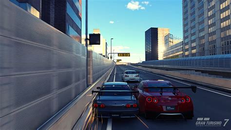 Racing A Fully Tuned Anti Lag Nissan R32 GTR V Spec II On The Tokyo