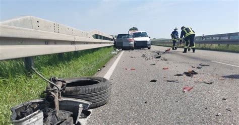 Eppingen Landesstra E Nach Unfall Voll Gesperrt Update