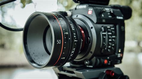 Canon C200 Review - Impressive RAW Footage & Ergonomics For Little ...