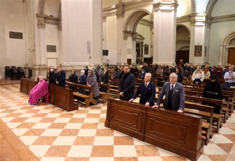 Papa Ratzinger Messa Di Suffragio In Duomo Rimaniamo Saldi Nella Fede