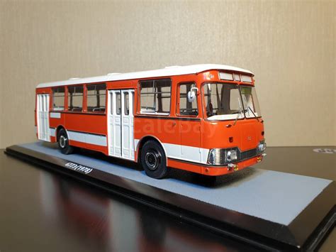 ЛИАЗ-677Э ЛИАЗ 677 Э Экспортный Ликинский автобус красный-белая полоса ...