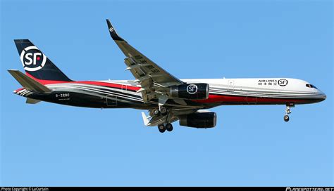 B 220C SF Airlines Boeing 757 28A PCF WL Photo By LaCurtain ID